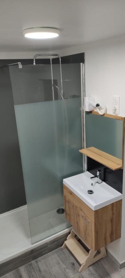 Offrez-Vous Un Sejour Dans Notre Studio T1 Bis A Entressen Une Grande Piscine Pour Se Rafraichir ,Un Espace De Jeux Pour Enfants Pour Des Heures De Divertissement Un Terrain De Petanque Pour Des Parties Endiablees Exterior foto